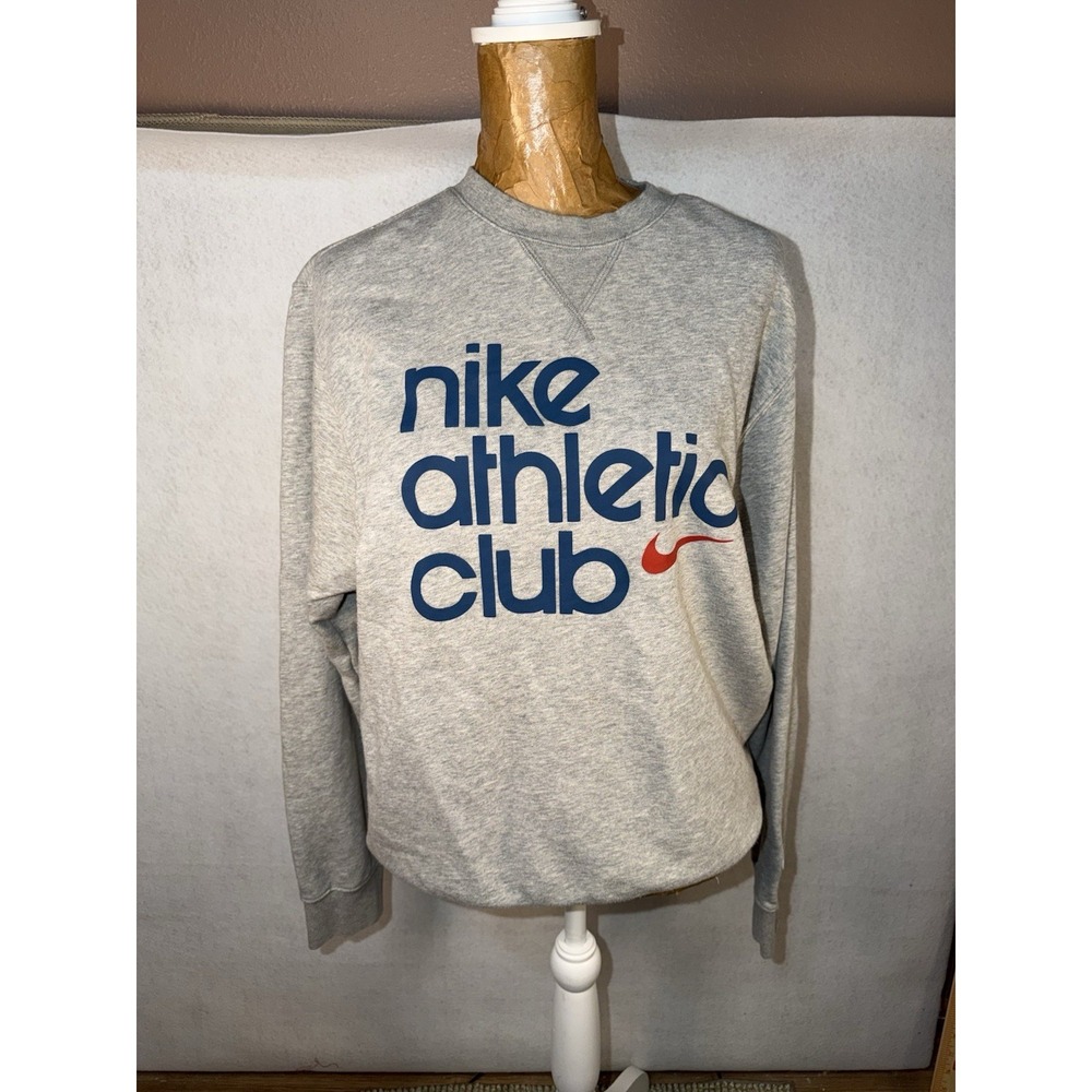Nike Athletic Club Logo Sweatshirt Mens Medium Gray Crewneck Pullover DR9846-063